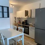 Sweet West - Contactless Check-in Apartment *