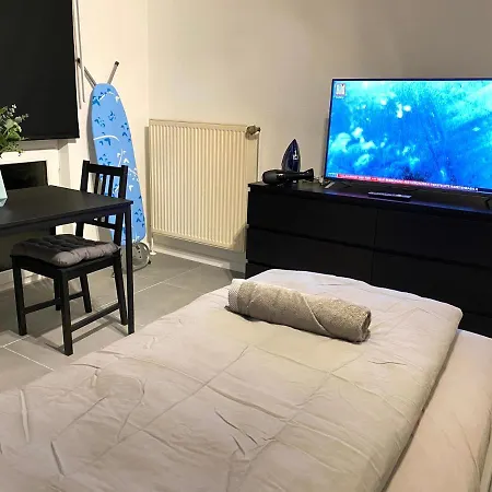 Sweet West - Contactless Check-in Hannover