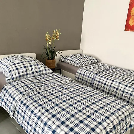 Sweet West - Contactless Check-in * Hannover